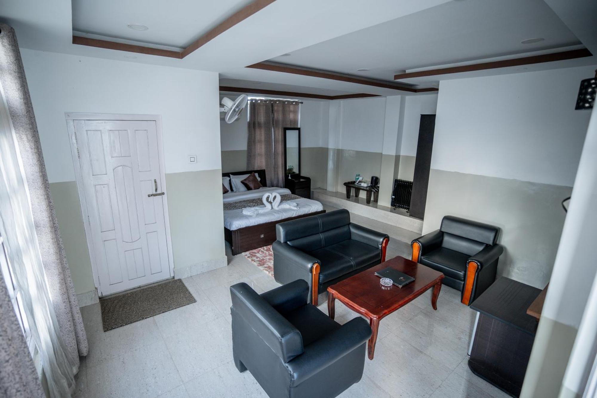 2K Hotel Kohima Exterior photo